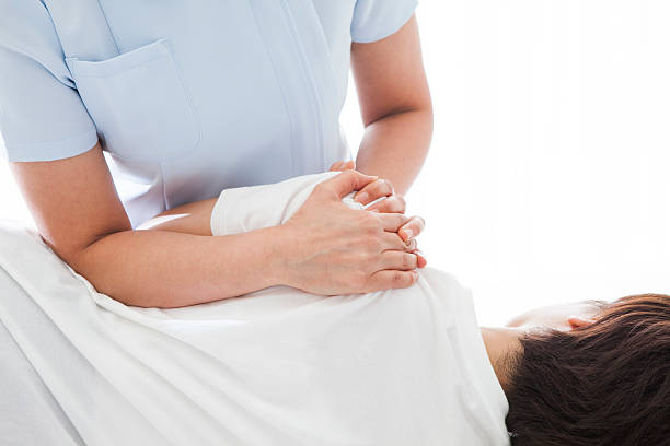 胸椎椎間盤突出怎麼辦？胸背緊繃、呼吸不順的原因與徒手物理治療改善方法｜台中物理治療｜南屯徒手物理治療推薦