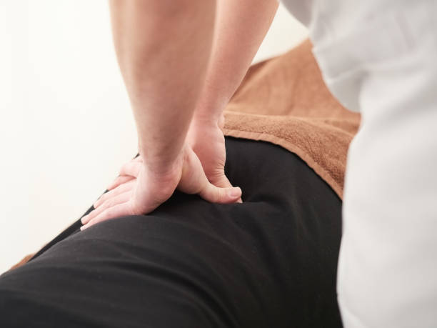 您有早上起床突然感覺落枕或閃到腰的經驗嗎｜台中物理治療｜元道康復中心